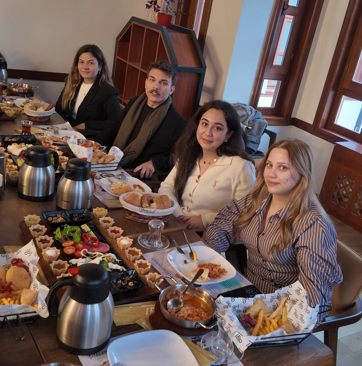 Beykent Üni. Dezenformasyonla Mücadele Kulübü Vitalen Cafe’de Buluştu